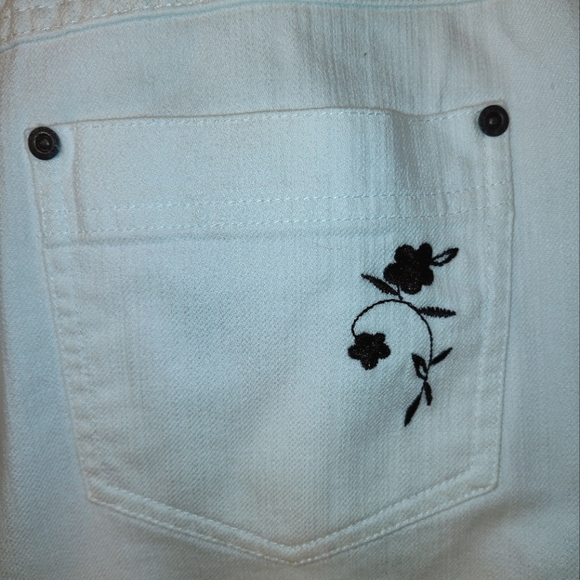 Christopher & Banks Stretch White and Black Bordered Flowers Size 8 - Picture 8 of 15